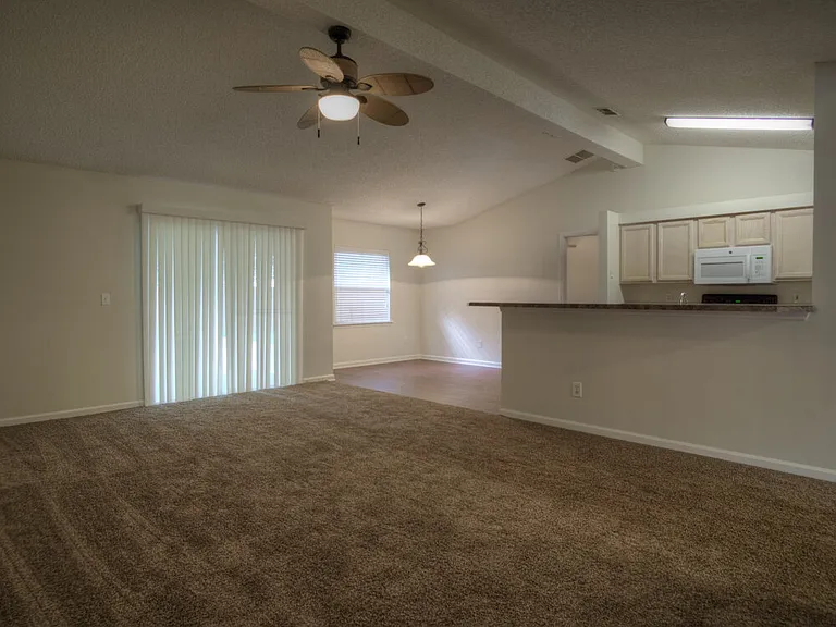 1336 Marsh Grass Ct — Photo 7