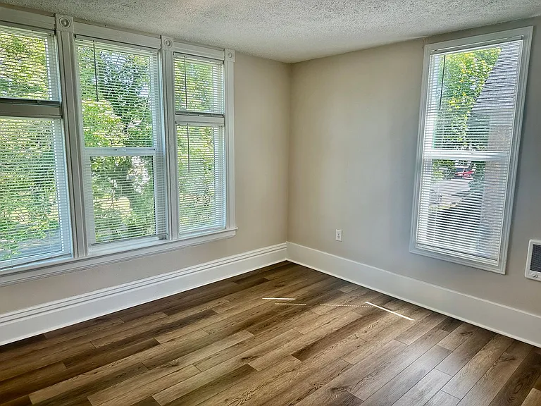 2025 W Mallon Ave — Photo 5