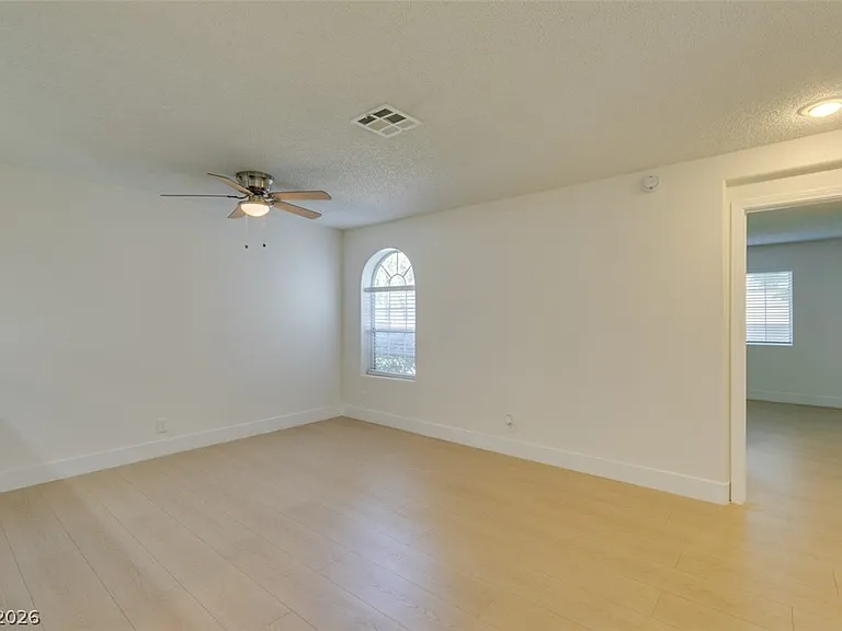 1800 Edmond St #124 — Photo 18