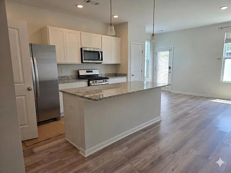 240 Warrior Pl — Photo 8