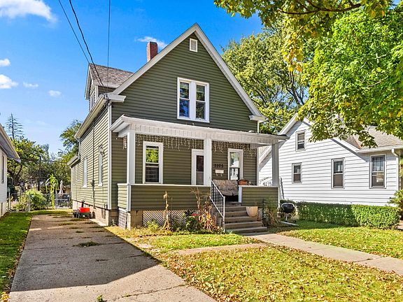 2nd image of 2205 N Maryland Ave