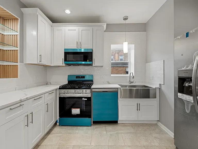 4819 W Superior St — Photo 9