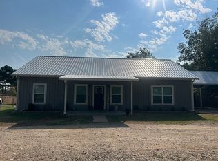 850 N Cedar St, Blossom, TX 75416