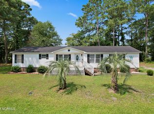 647 Deerpark Dr SW, Shallotte, NC 28470