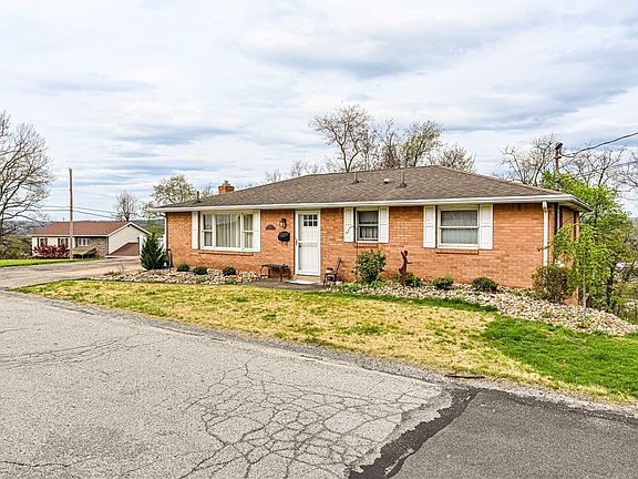 3rd image of 79948 Grandview Ave