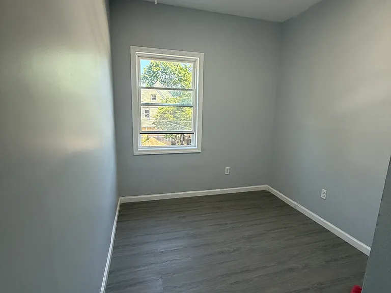 12 Martens Pl #2 — Photo 2