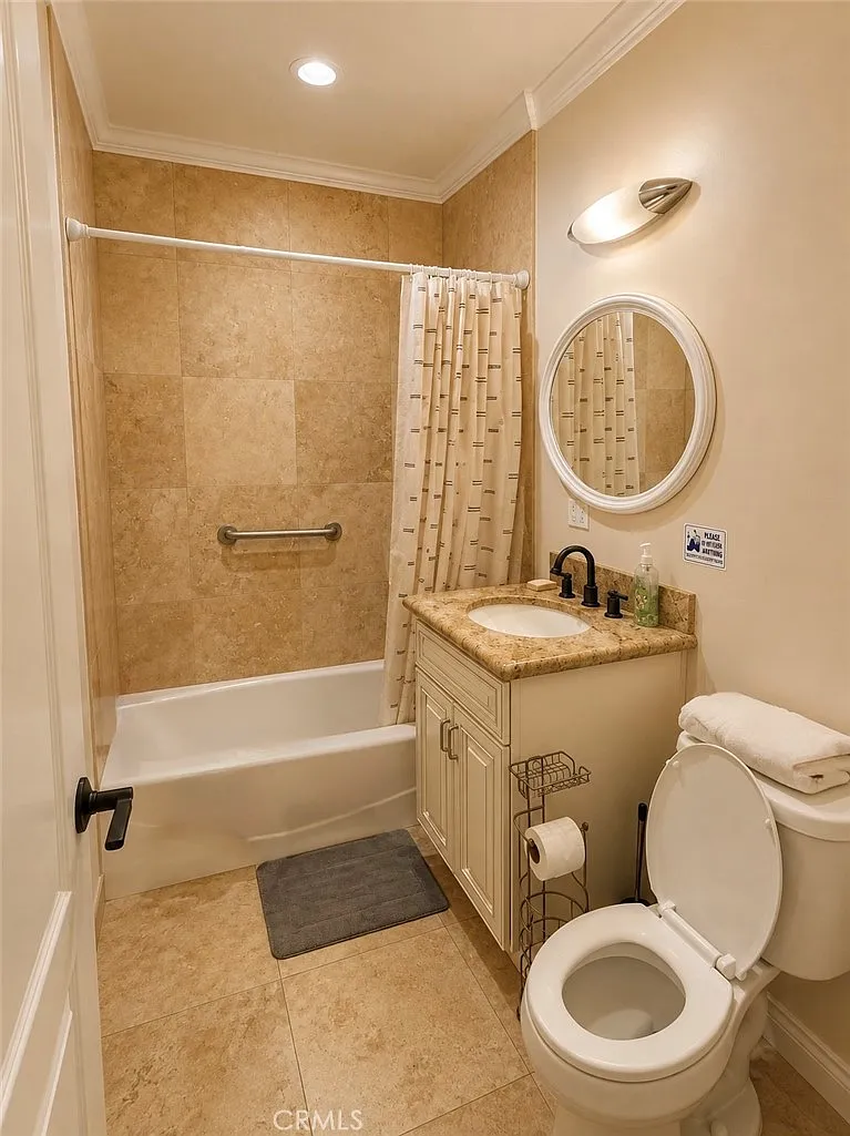 5 bed, 2052 sqft, $7,500 — Photo 1