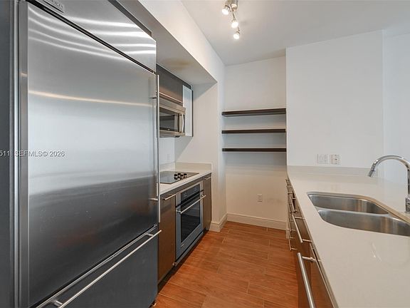 4th image of 500 Brickell Ave APT 2407