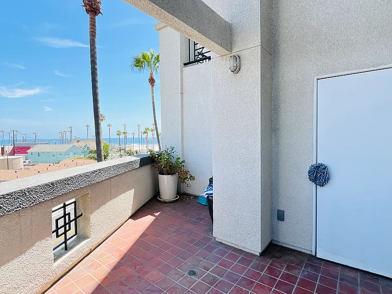 200 Pacific Coast Hwy #208 — Photo 22