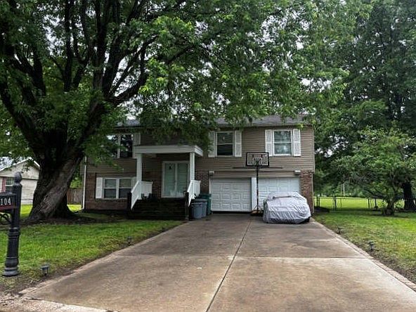 2nd image of 5104 Buena St