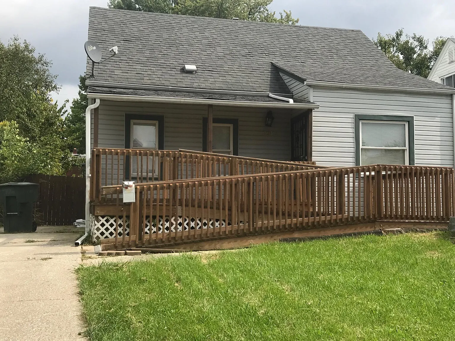 2240 Ontario St photo 1
