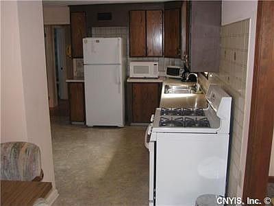5th image of 14 Kenmont Dr