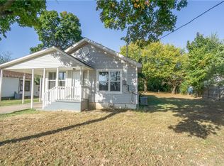 606 N Kansas St, Springdale, AR 72764