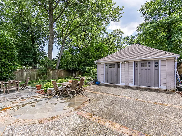 Accessory Dwelling Unit with bedroom and full bath. There is currently no closet in the bedroom, but one can be added depending on your needs.
