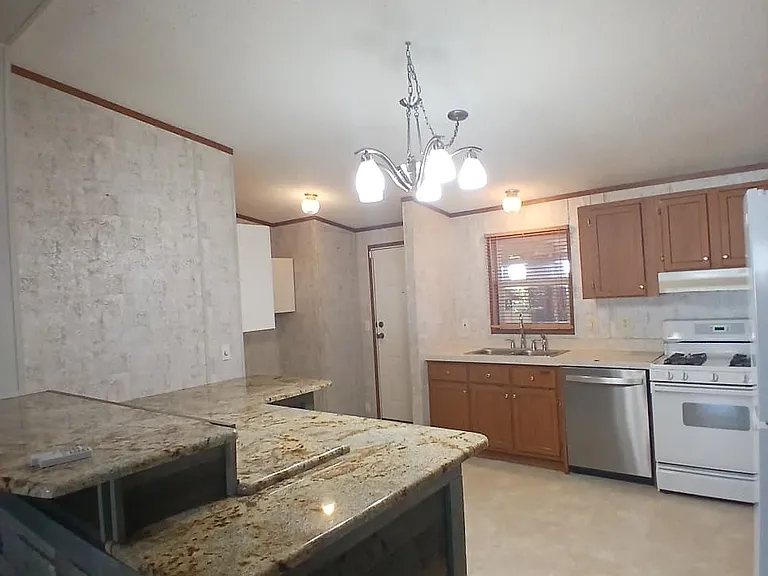 Andover Estates — Photo 36