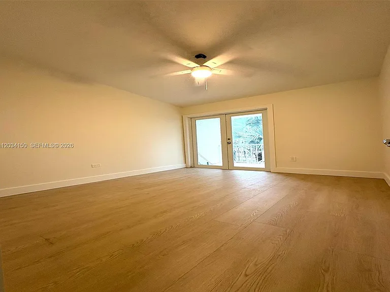 136 Marina Ave — Photo 8