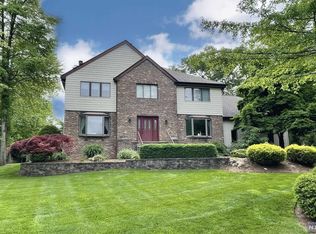 10 Woodcrest Ln, Old Tappan, NJ 07675
