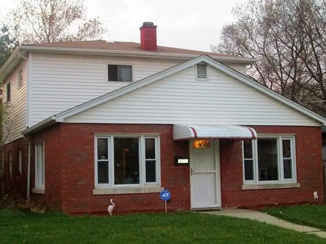 14750 Irving Ave photo 1