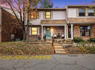 201 Carmel Woods Dr, Ballwin, MO 63021