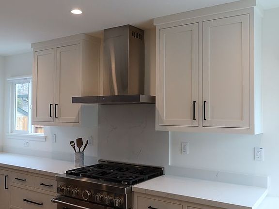 5th image of 904 56th St