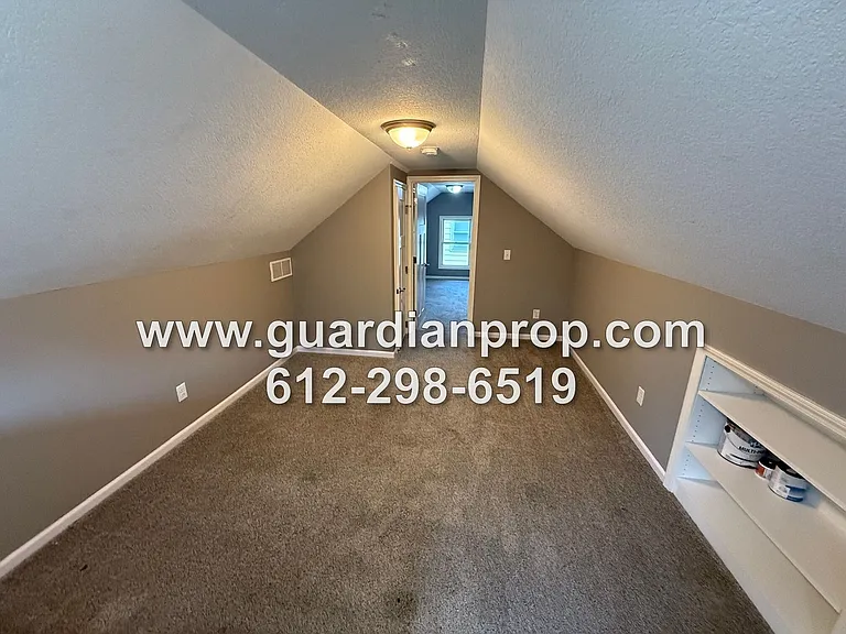 350 93rd Ave NE — Photo 11