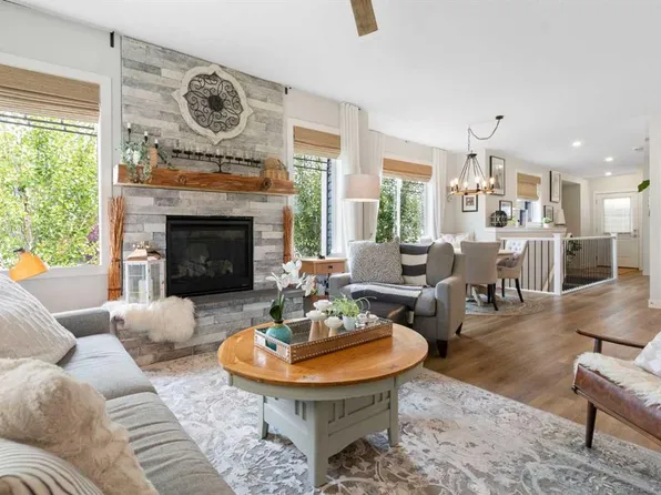 6 S Emberside Holw, Cochrane, AB T4C 2L7