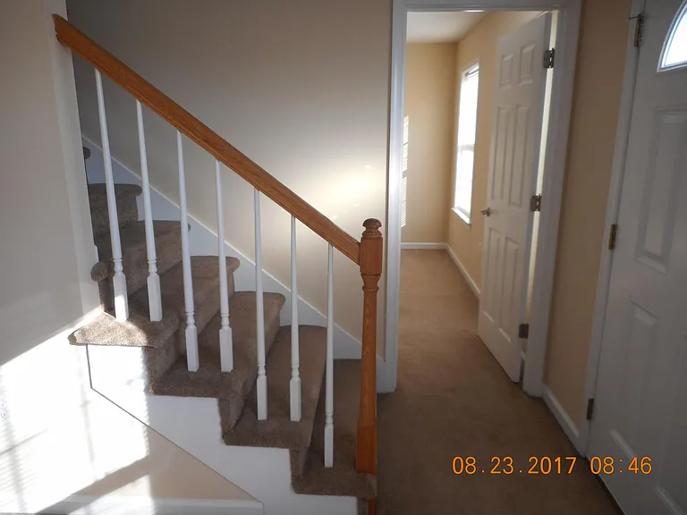 512 Leesburg Dr — Photo 8