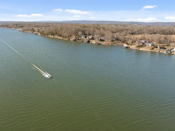 2296 N Shore Acres Rd, Soddy Daisy, TN 37379