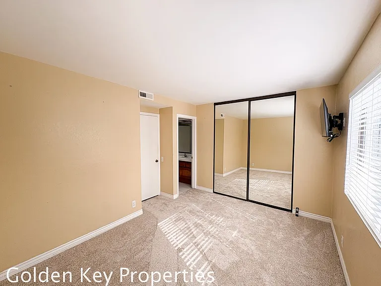2475 Unicornio St — Photo 18