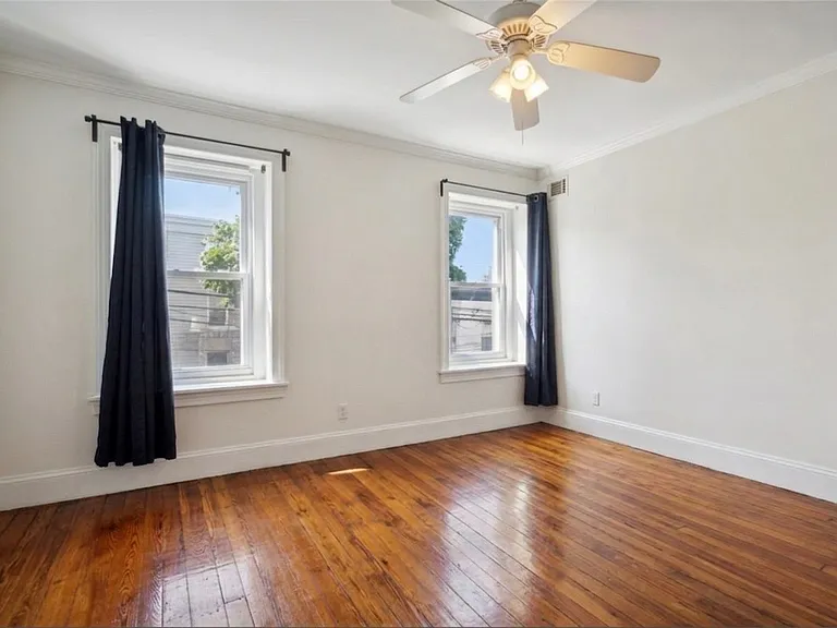 188 Markle St — Photo 9