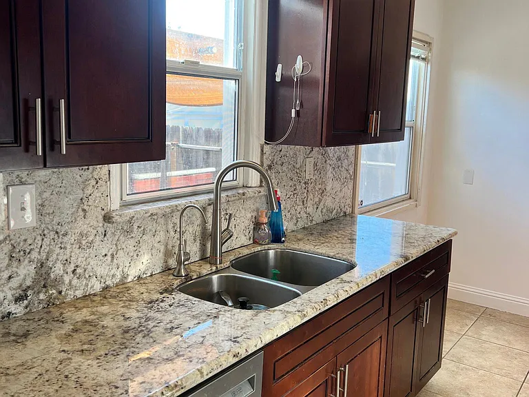 861 Sybil Ave — Photo 15