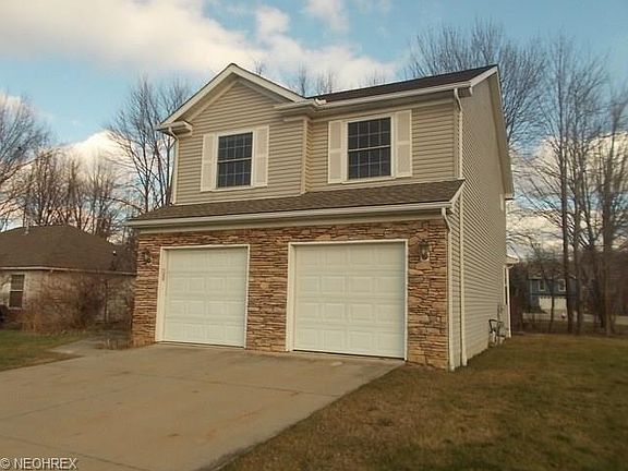 3rd image of 259 Abbotsford Dr