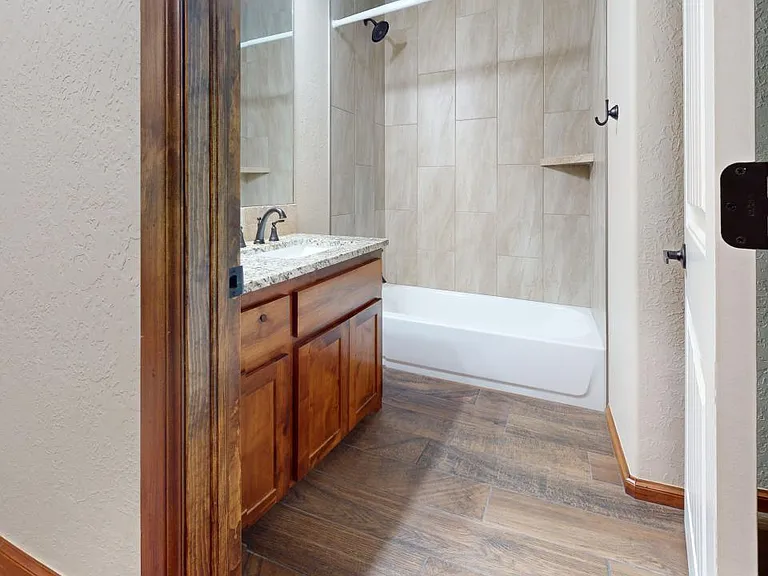 12832 Sierra Ln — Photo 8