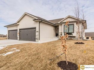 7221 N 171st St, Bennington, NE 68007