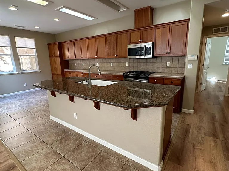1732 N Dutch Ave — Photo 5