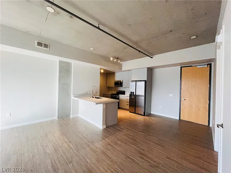 353 E Bonneville Ave #419 — Photo 6