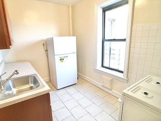 5th image of 388 Midwood St APT 6I