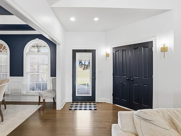 5th image of 2000 Webster Rd