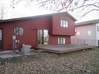 5th image of 662 12th Ave E