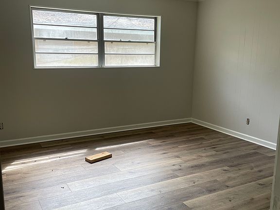 2nd image of 410 Beasley St
