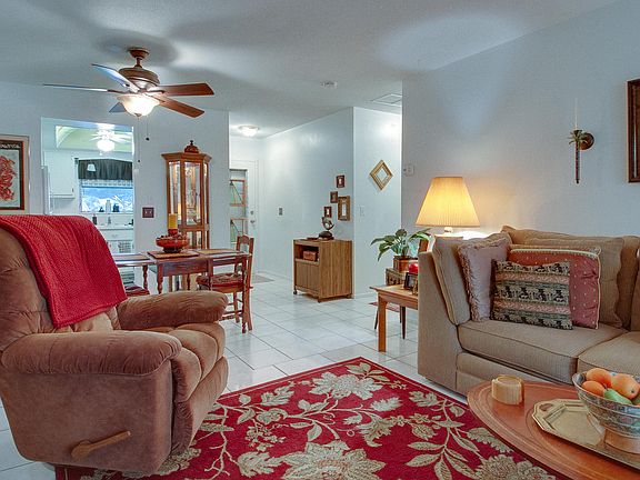 4th image of 4790 Cresthaven Blvd APT A