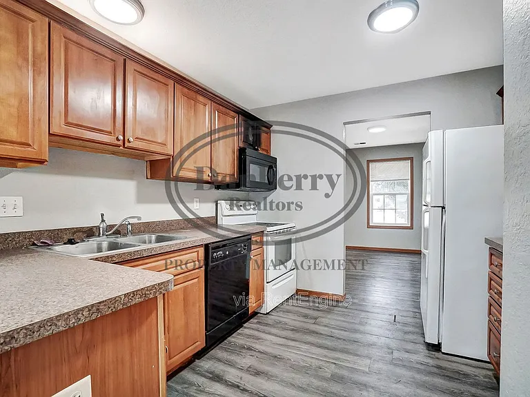 1115 N Byrne Rd — Photo 5