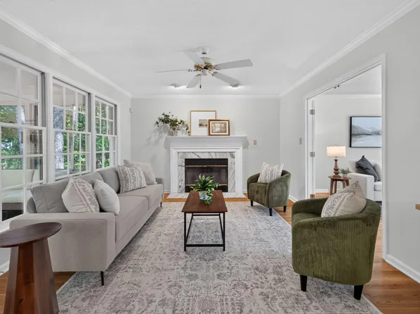 505 Heathridge Ln, Cary, NC 27513