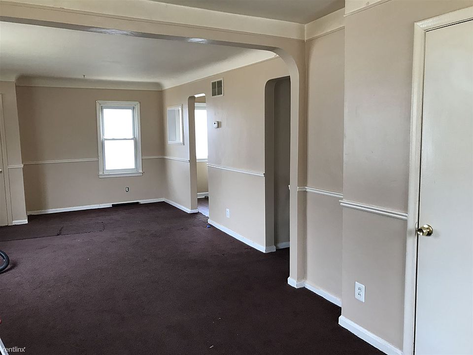 1st image of 1550 E George Ave #1