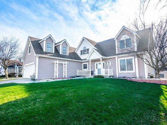 2nd image of 2710 Forest Park Dr
