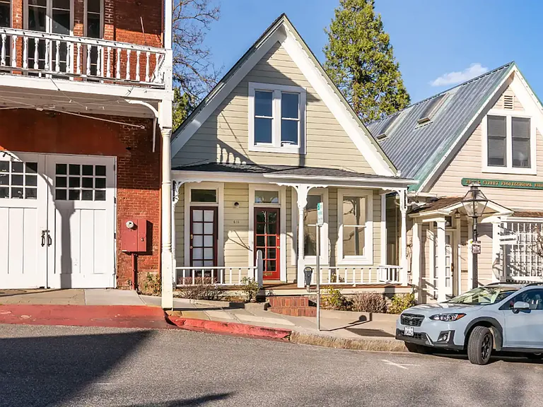 418 Broad St — Photo 3