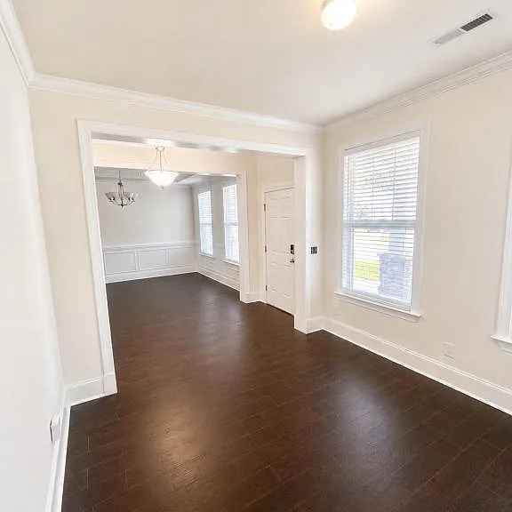 425 Tiburon Dr — Photo 5