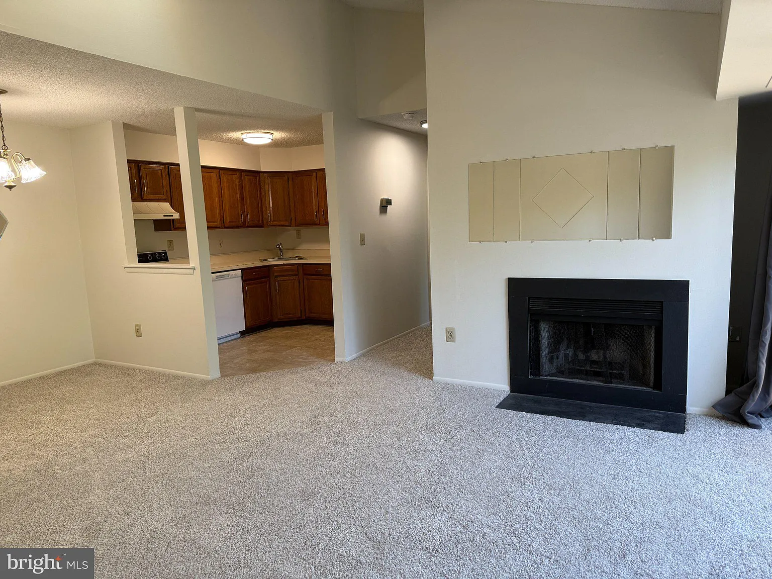 1 bed, 1.0 bath, 786 sqft, $1,800 — Photo 4