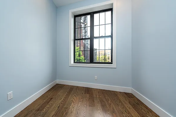 Rented by Nooklyn NYC LLC | media 43