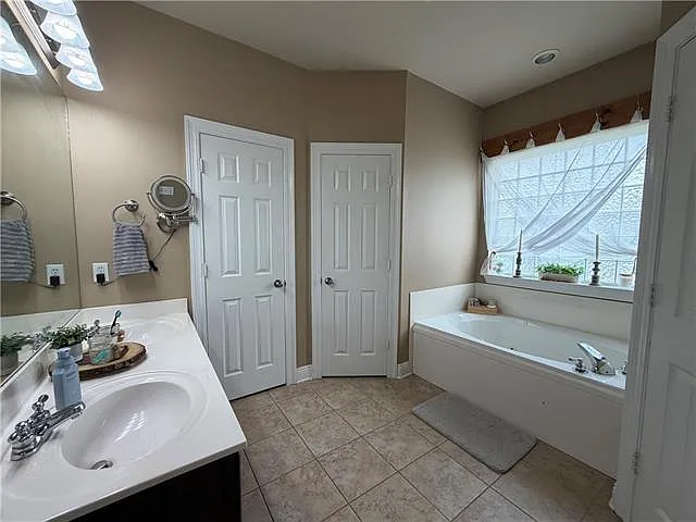 18857 Hank Dr — Photo 12